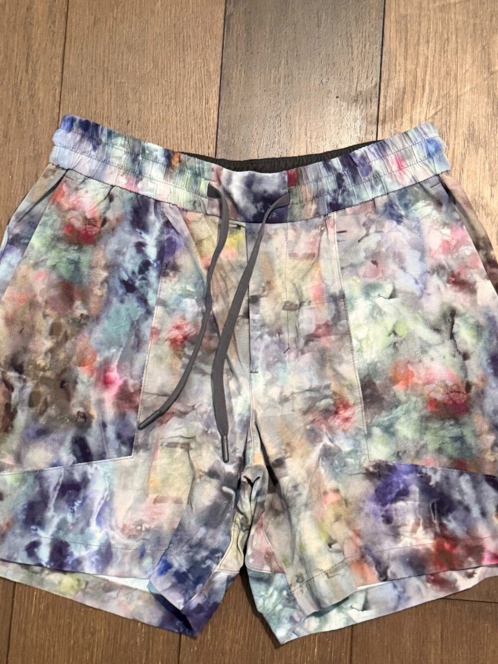 lululemon Men's Bowline short- 6" inseam - Size Small